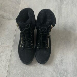 Guess black platform women size 9